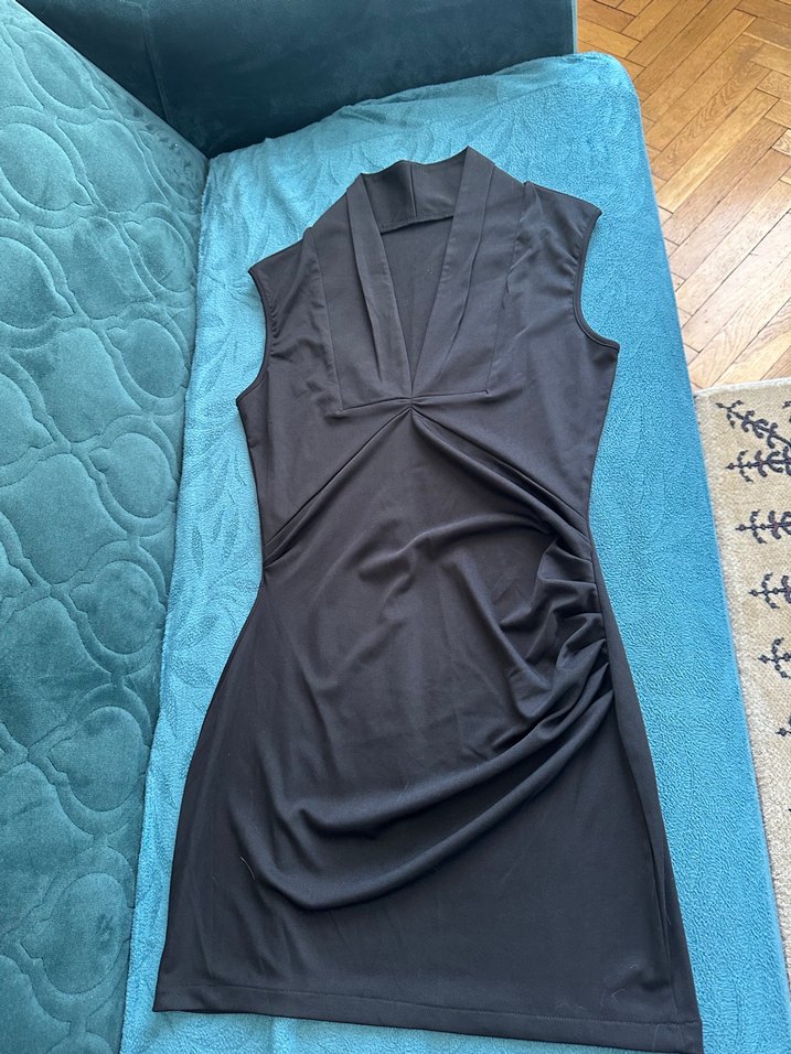 Siyah V Yakalı Drapeli Mini Elbise - Görsel 4