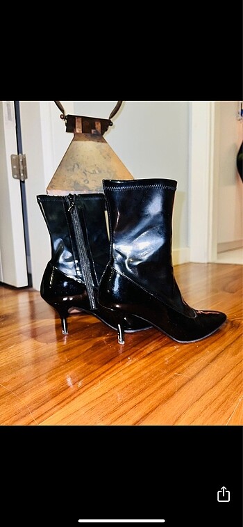 36 Beden STUART WEITZMAN İNCE TOPUK DERİ ÇİZME