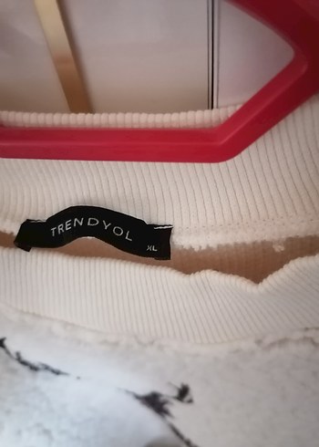 Beyaz Nakışlı Peluş Kadın Sweatshirt - Görsel 5