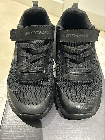 Skechers İyi durumda spor ayakkabı
