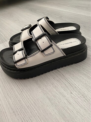 Bershka terlik