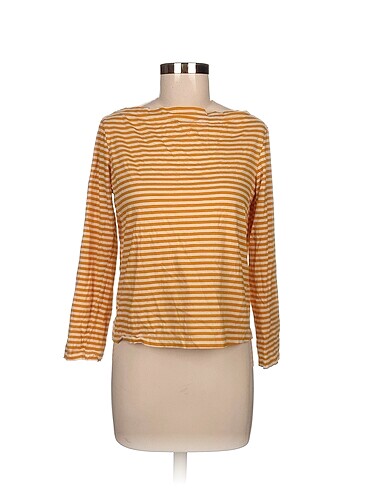 Mango T-shirt %70 İndirimli.