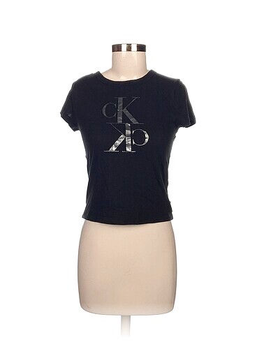 Calvin Klein T-shirt %70 İndirimli.
