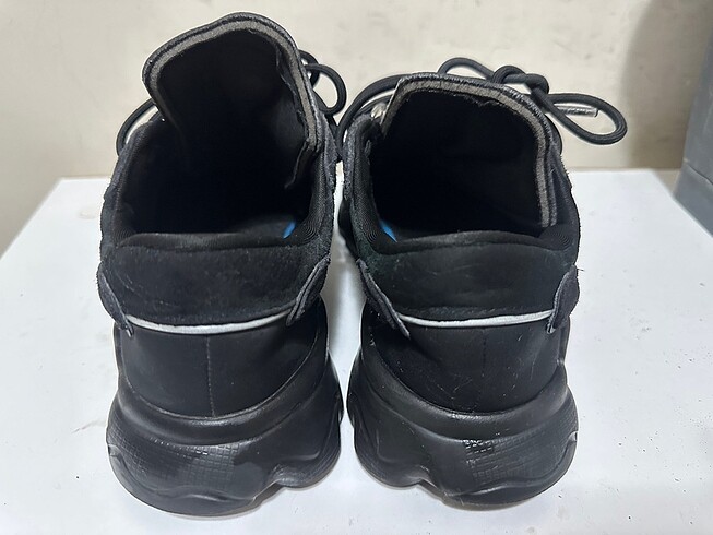 35 Beden siyah Renk Adidas Ozweego çocuk 35 ayakkabısı