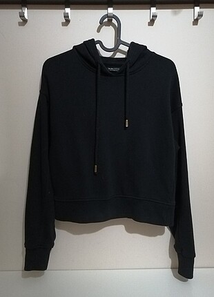 Bershka siyah kapşonlu kısa sweatshirt