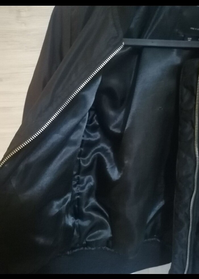 sıfırdan farksız siyah bomber mont oversize pull&bear... şuan et - Görsel 3