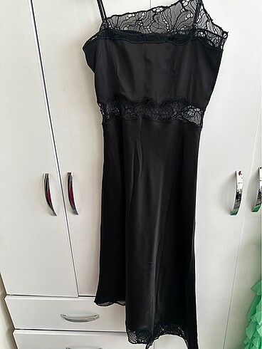 H&M siyah saten elbise
