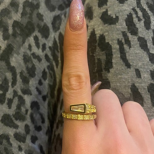 Bvlgari yüzük titanyum