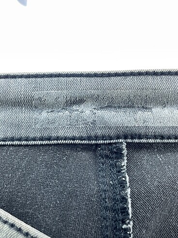 26 Beden gri Renk PreLoved Jean / Kot %70 İndirimli.