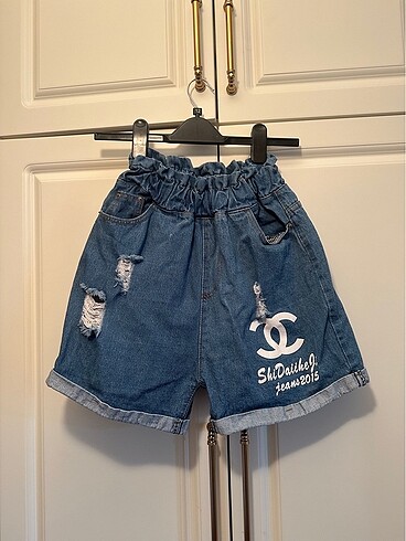 Chanel Jean sort