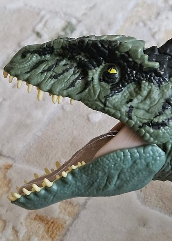  Beden Renk Jurassic World Giganotosaurus figürü