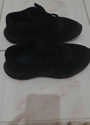 37,5 Beden siyah Renk Orijinal Nike Ayakkabı