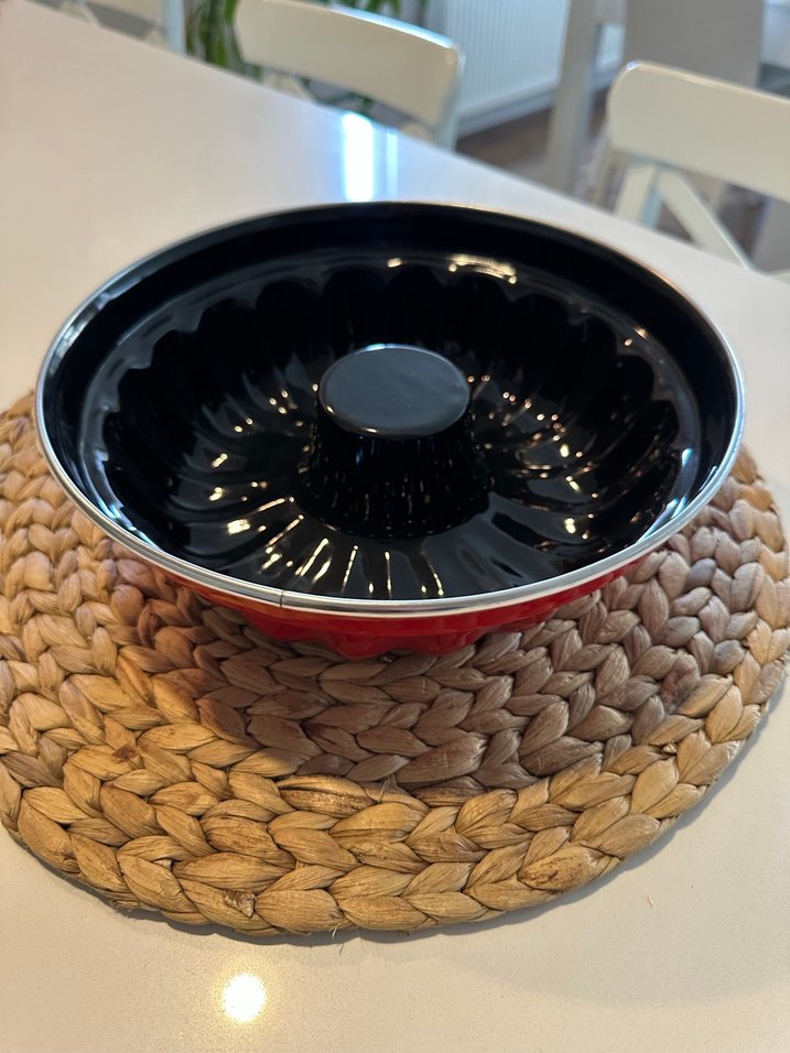 Parlak Kırmızı Kek Kalıbı - Görsel 2