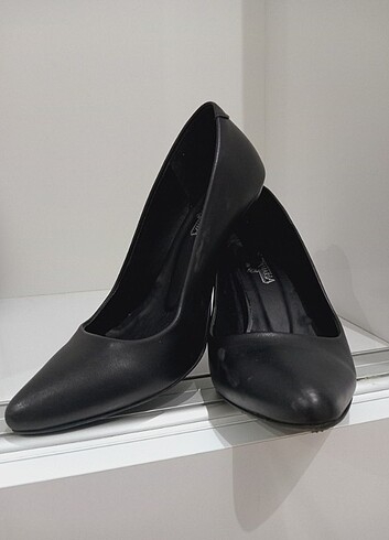 37 Beden Siyah stiletto ayakkabı 