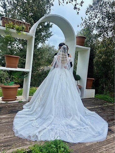 DUBAİ MODEL GELİNLİK MADAM FRİDADAN