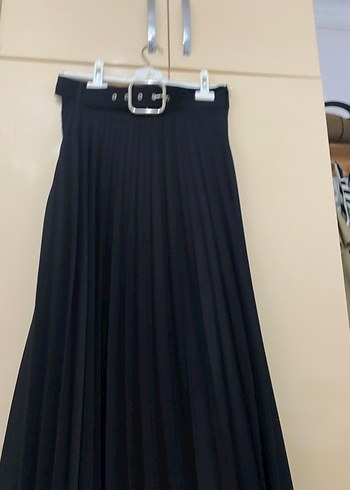 Kemerli Siyah Pileli Uzun Kadın Etek - Görsel 2