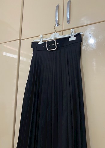 Kemerli Siyah Pileli Uzun Kadın Etek - Görsel 3