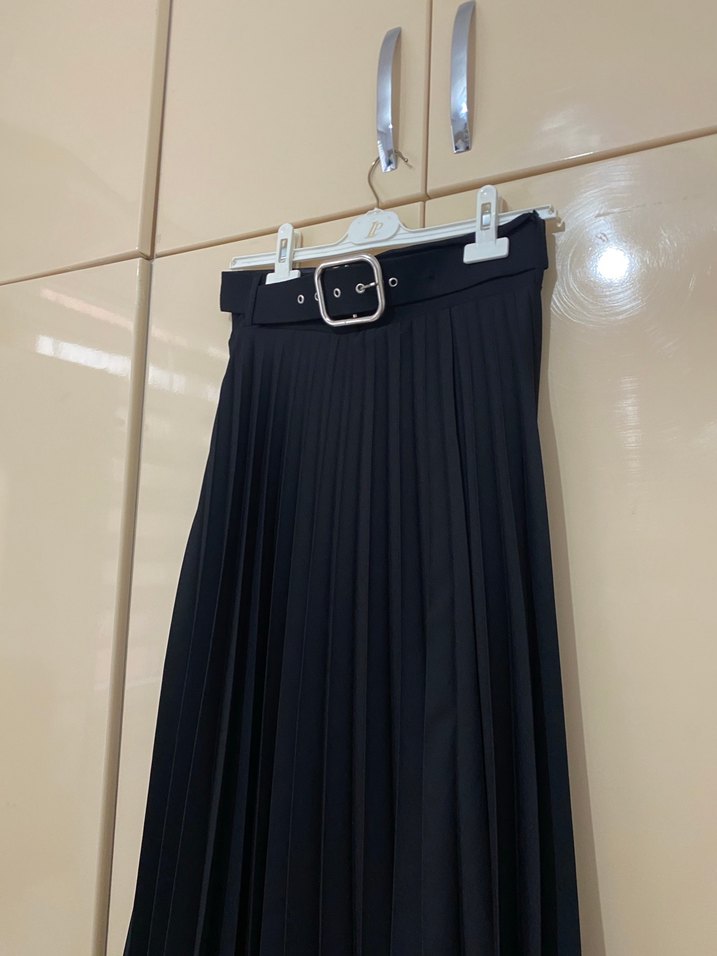 Kemerli Siyah Pileli Uzun Kadın Etek - Görsel 3