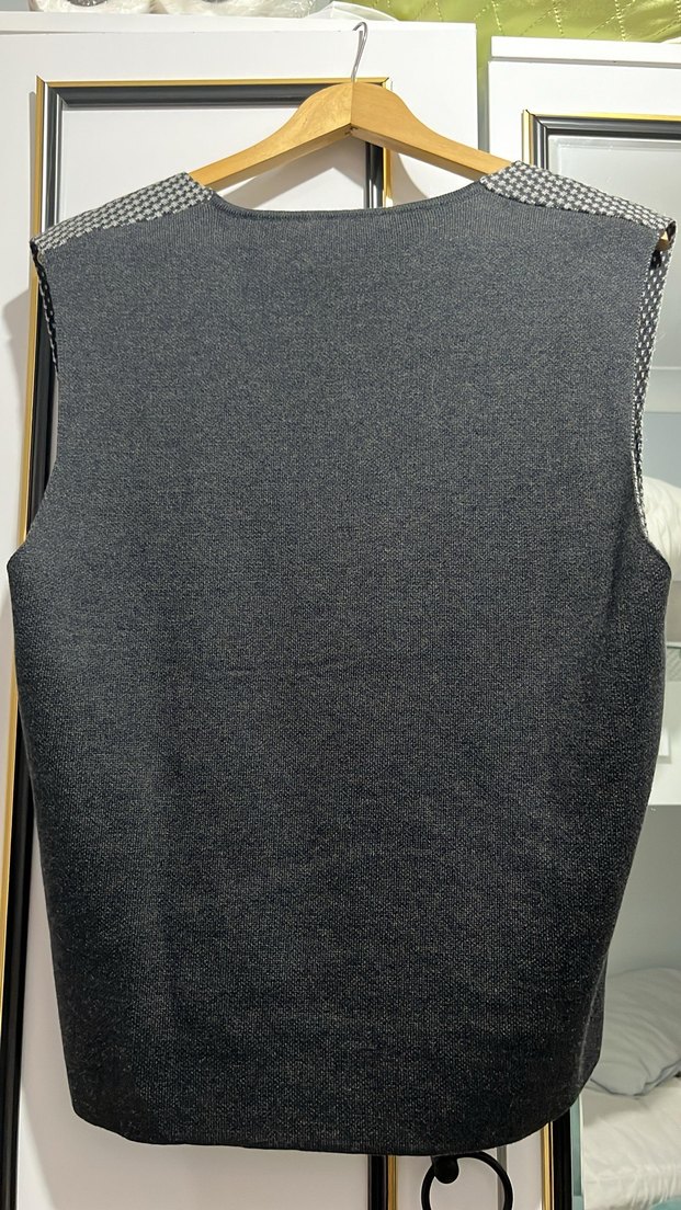 Gri Düğmeli V Yaka  Yelek - Görsel 2
