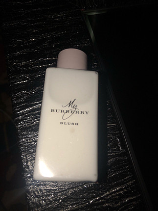 Burberry Blush Body Losyon