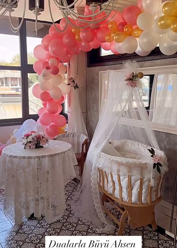 BabyJem Ahşap sallanan Bebek beşiği Koruyucu cibinlik set