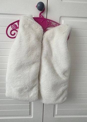 Kız Çocuk Beyaz Kapüşonlu Kürk Detaylı Yelek - Görsel 2