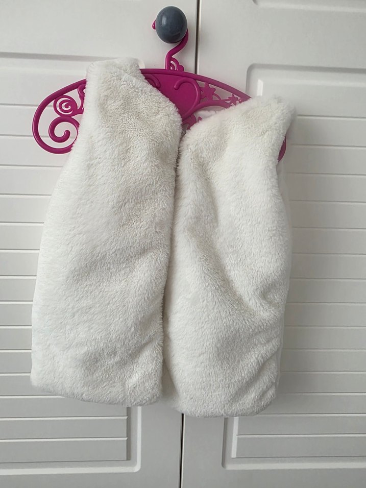 Kız Çocuk Beyaz Kapüşonlu Kürk Detaylı Yelek - Görsel 2