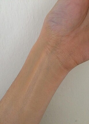  Beden LOREAL PARIS CC C'EST MAGIC