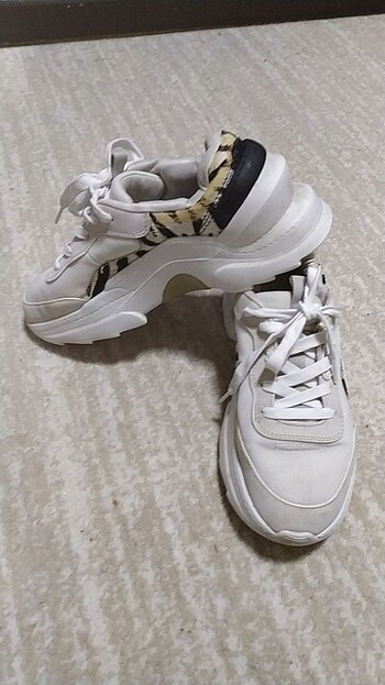 37 Beden beyaz Renk Zara spor ayakkabı 