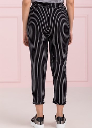 Çizgili Pilili Siyah Gri Kadın Kumaş Pantolon - Görsel 2