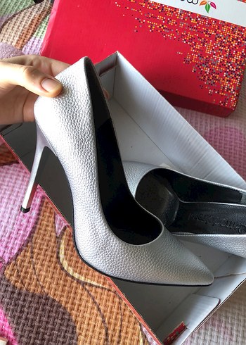 Diğer Beyaz Yılan Desenli İnce Topuklu Stiletto