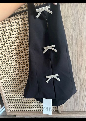 Kadın Siyah Midi Halter Yaka Fiyonk Detaylı Yelek