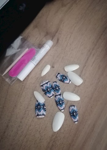 Mavi ve Gri Desenli Takma Tırnak Seti - Görsel 4