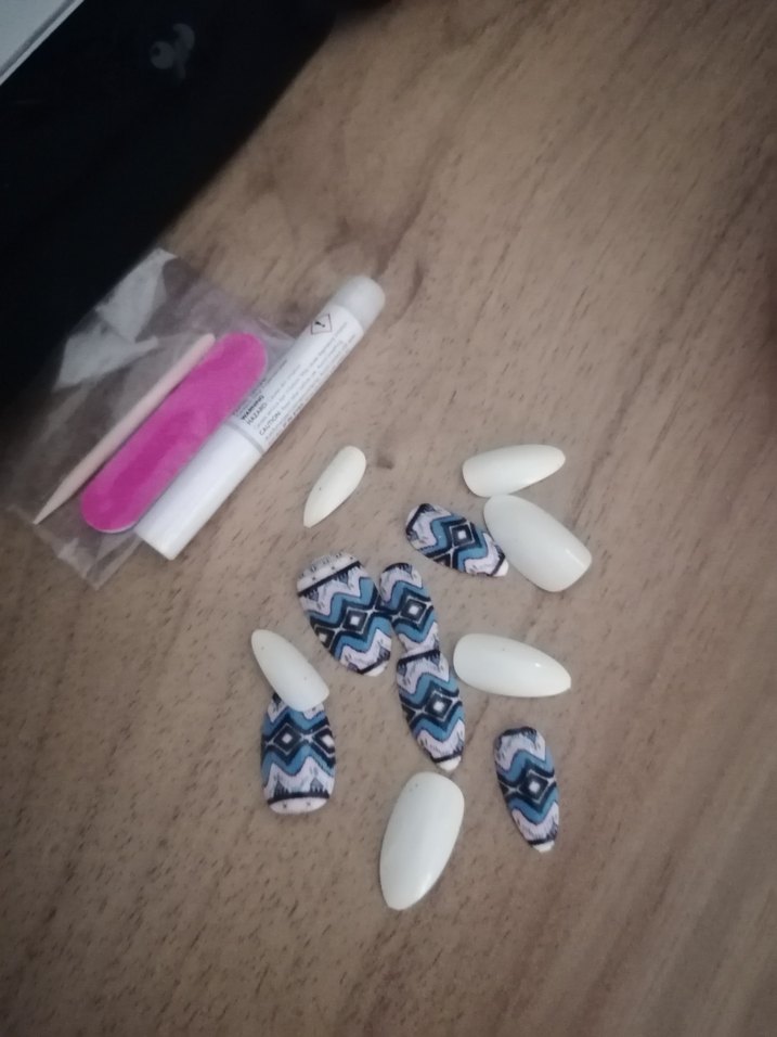 Mavi ve Gri Desenli Takma Tırnak Seti - Görsel 4