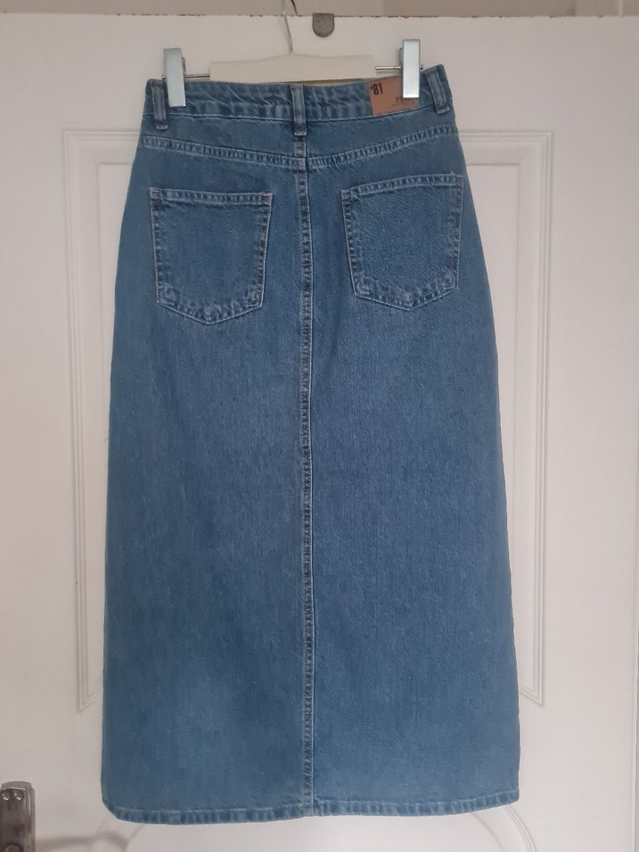 Yırtmaç Detaylı Mavi Midi Denim Etek - Görsel 4