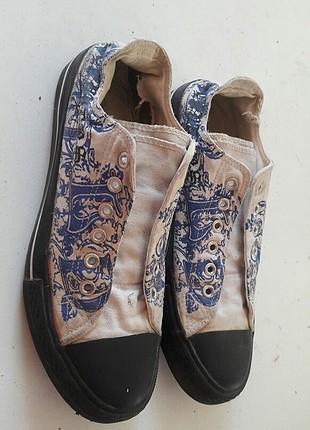 38 Beden mavi desenli converse