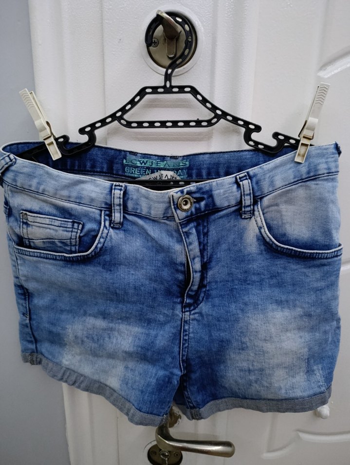 Kadın Mavi Batik Desenli Mini Kot Şort - Görsel 2