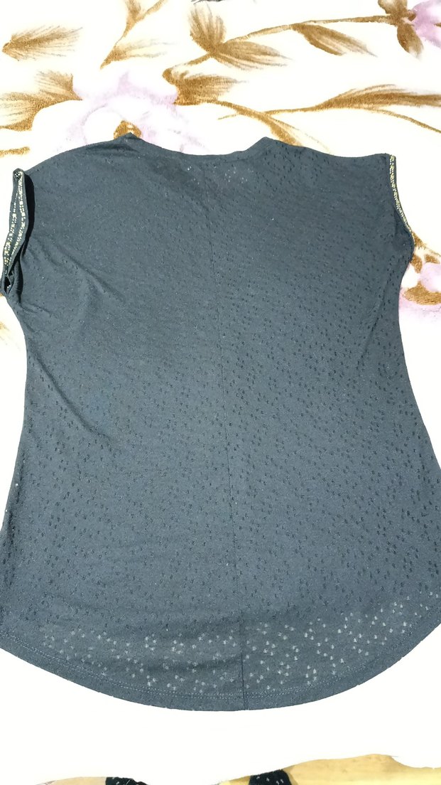 Payet Detaylı Siyah  Tişörtü - Görsel 2