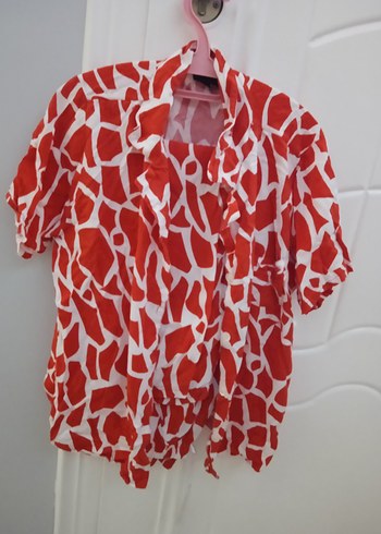 Kısa Kollu Düğmeli Kırmızı Desenli bayan pijama takımı