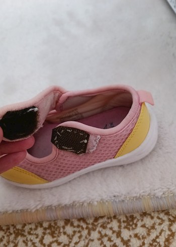 24 Beden Kız Çocuk Pembe Sarı Cırtlı sandalet