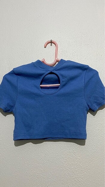 dekolteli crop