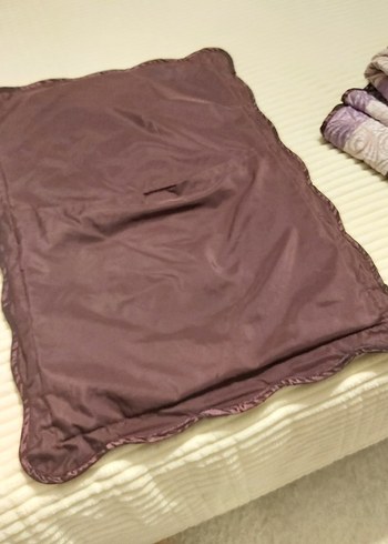 Koyu Mor Nakışlı Yatak Örtüsü - Görsel 2