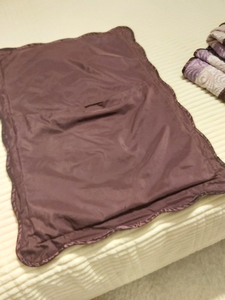 Koyu Mor Nakışlı Yatak Örtüsü - Görsel 2