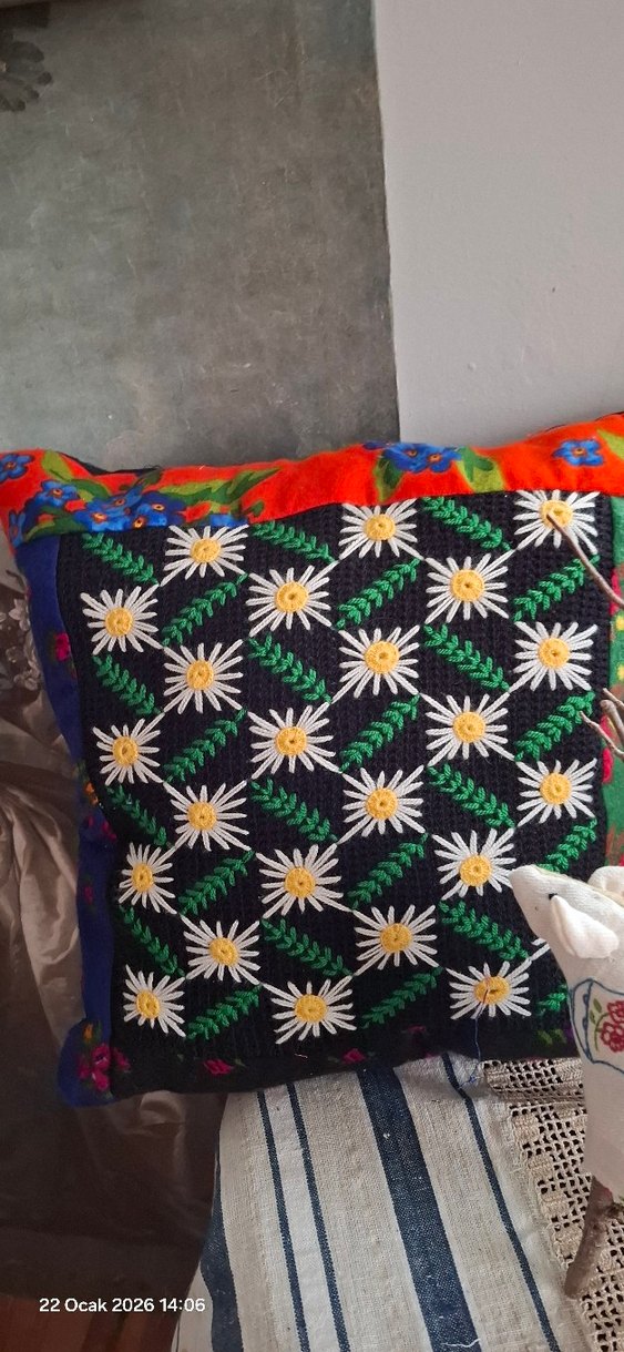 Renkli Nakışlı Bohem Dekoratif Yastık - Görsel 2
