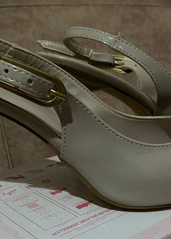 Diğer Bej Rugan Stiletto Topuklu Kadın Ayakkabı