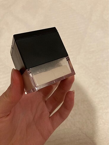 Huda Beauty Huda beauty pudra