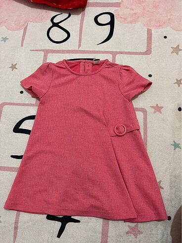 Pembe elbise