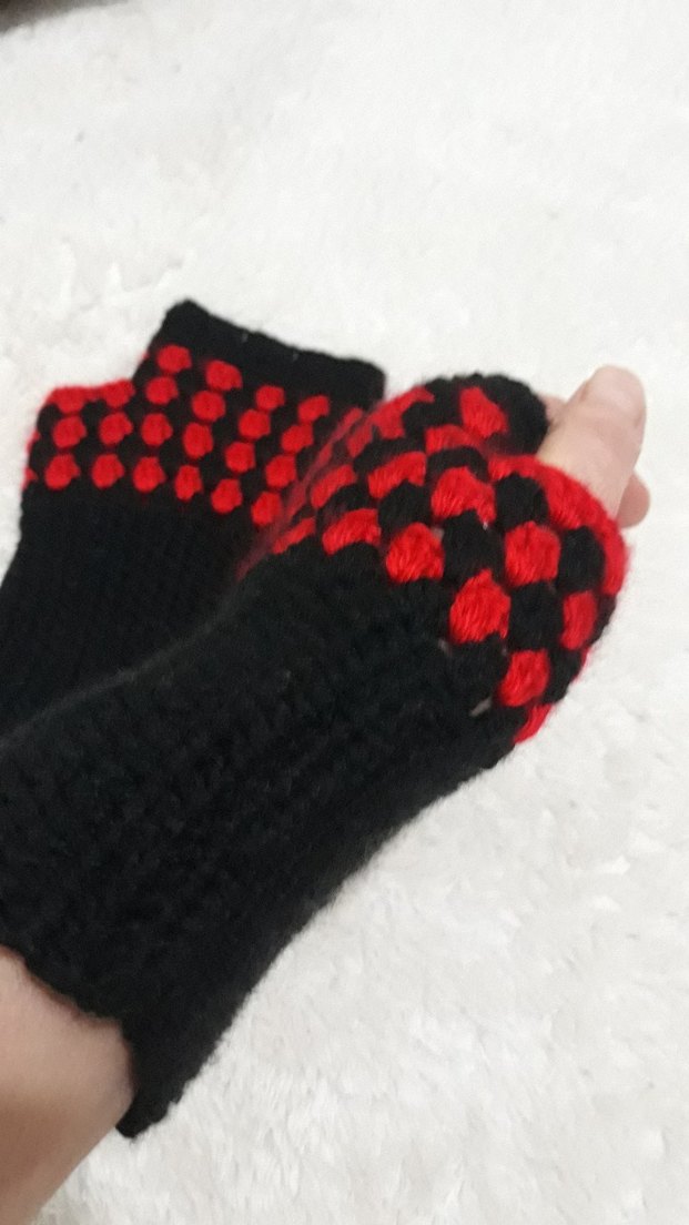 Kırmızı-Siyah Örgü Kadın Eldiven - Görsel 2