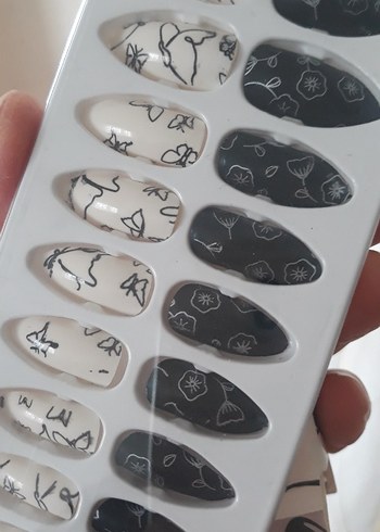 Beyaz ve Gri Tırnak Süslemeleri Seti - Görsel 2