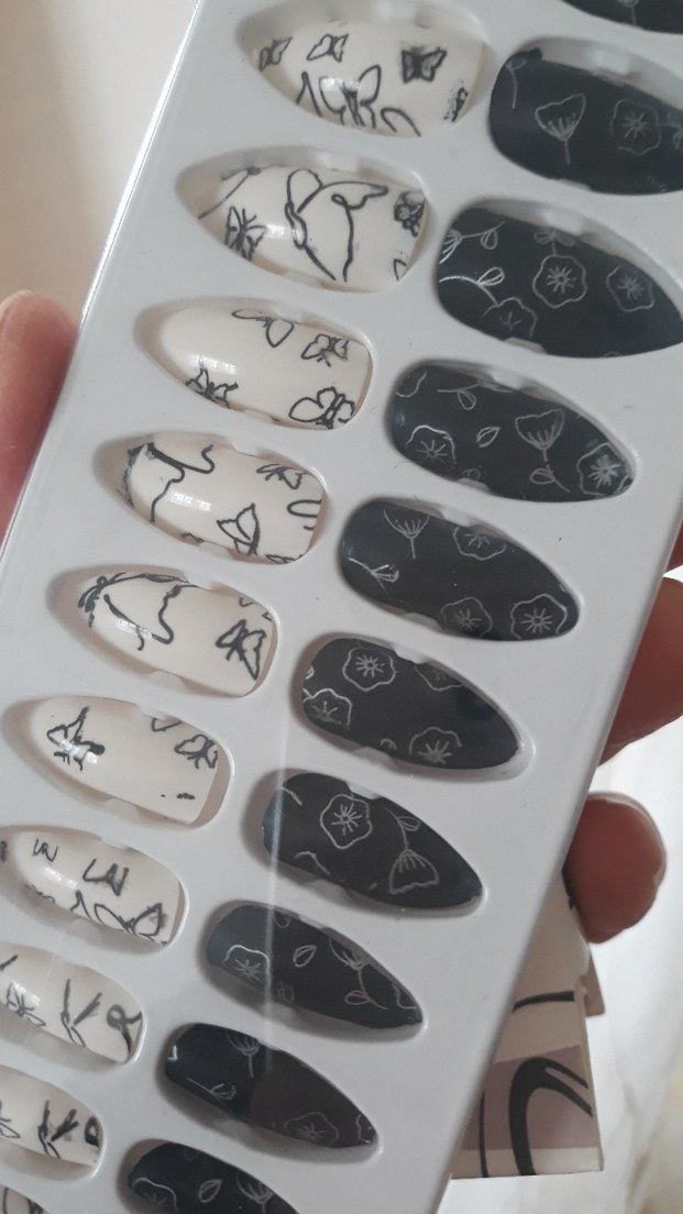 Beyaz ve Gri Tırnak Süslemeleri Seti - Görsel 2